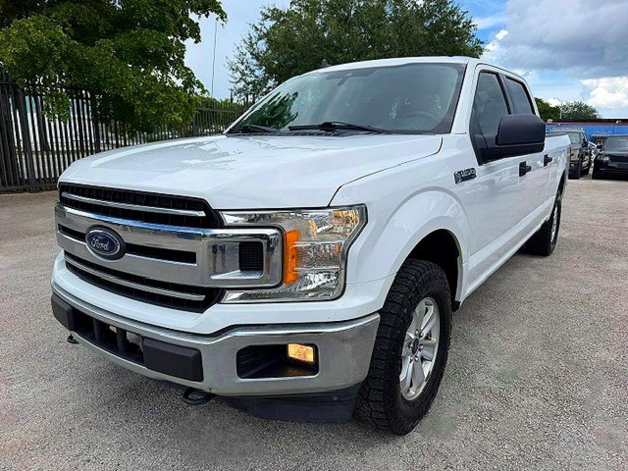 Photo of the 2020 FORD F150 SUPERCREW