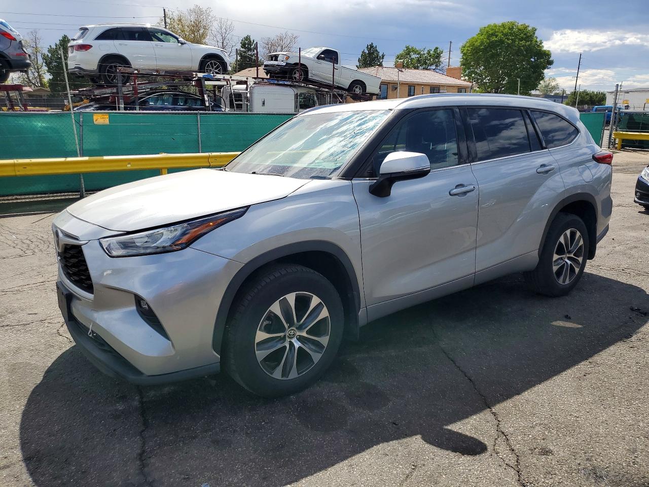 Photo of the 2020 TOYOTA HIGHLANDER XLE