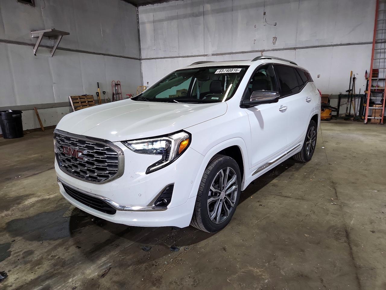 Photo of the 2020 GMC TERRAIN DENALI