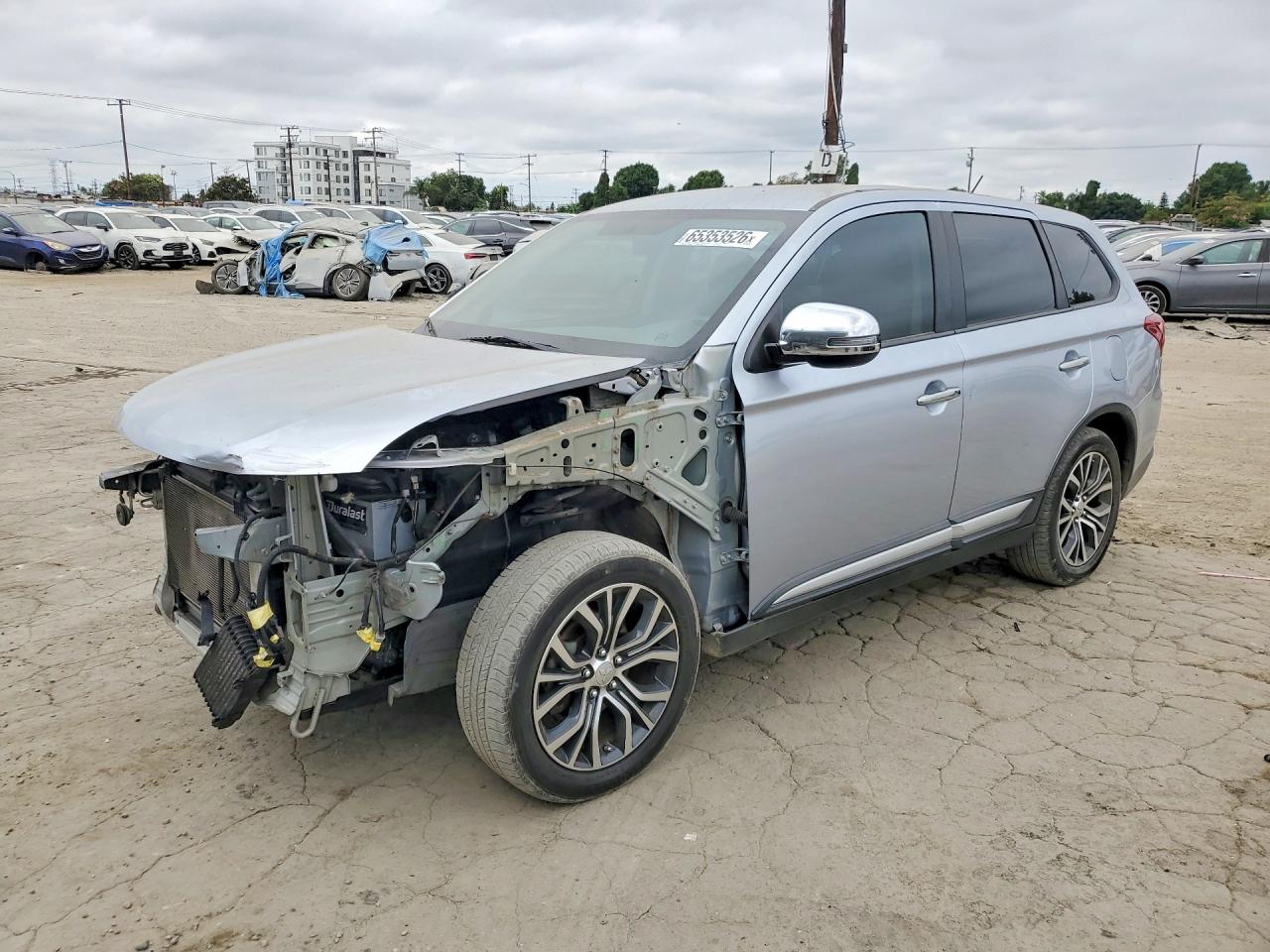 Photo of the 2016 MITSUBISHI OUTLANDER SE