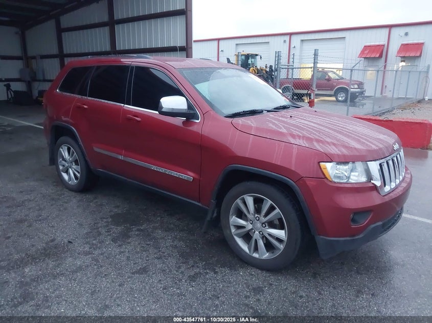 Photo of the 2013 JEEP GRAND CHEROKEE LAREDO