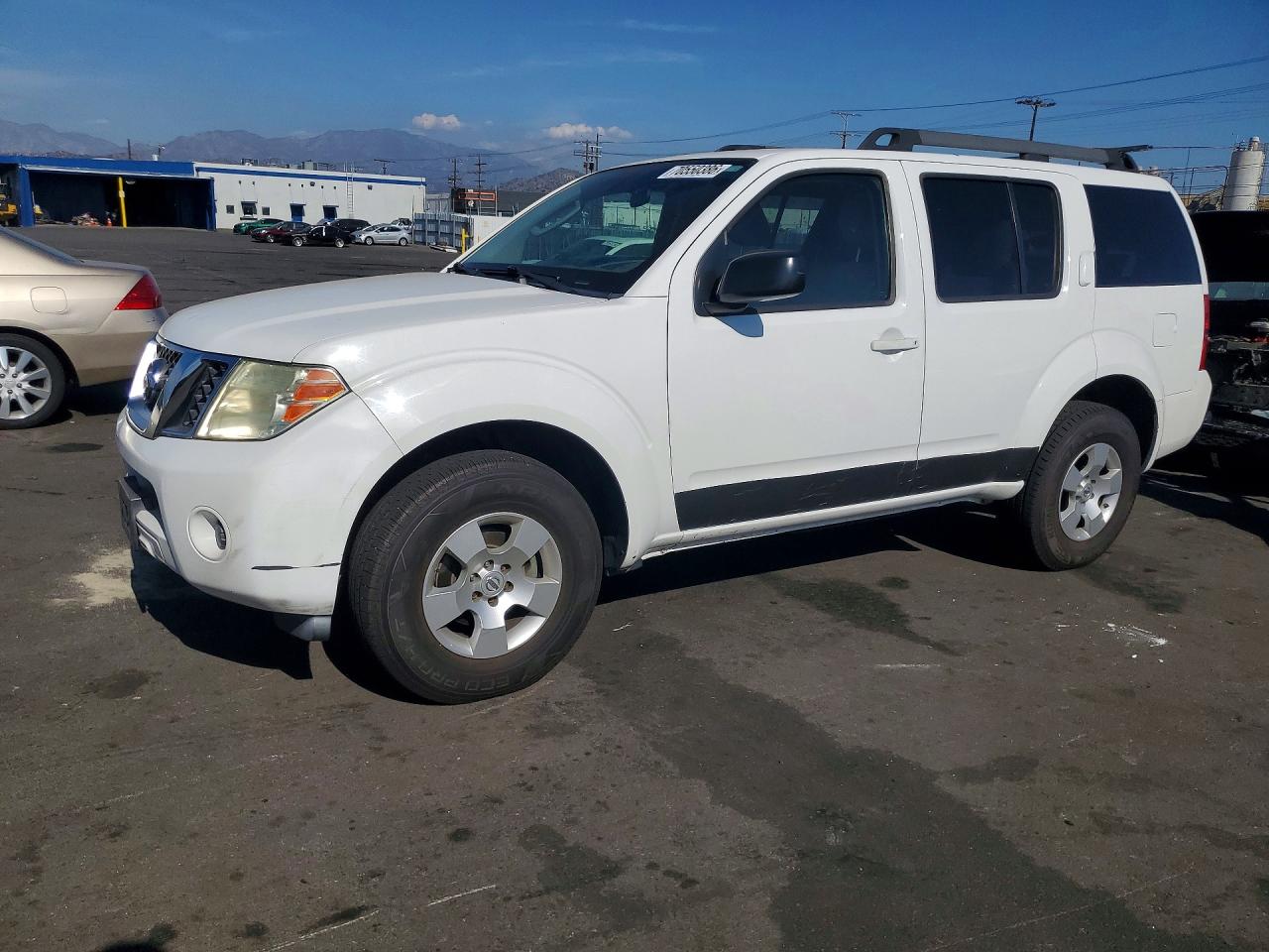 Photo of the 2012 NISSAN PATHFINDER S