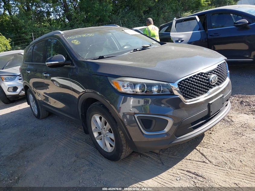 Photo of the 2017 KIA SORENTO 2.4L LX