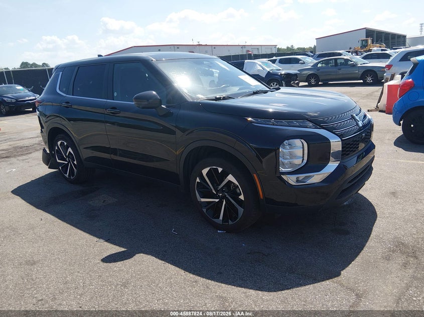 Photo of the 2024 MITSUBISHI OUTLANDER SE 2.5 2WD/SE BLACK EDITION S-AWC/SE BLACK EDITION W/PANO ROOF S-AWC