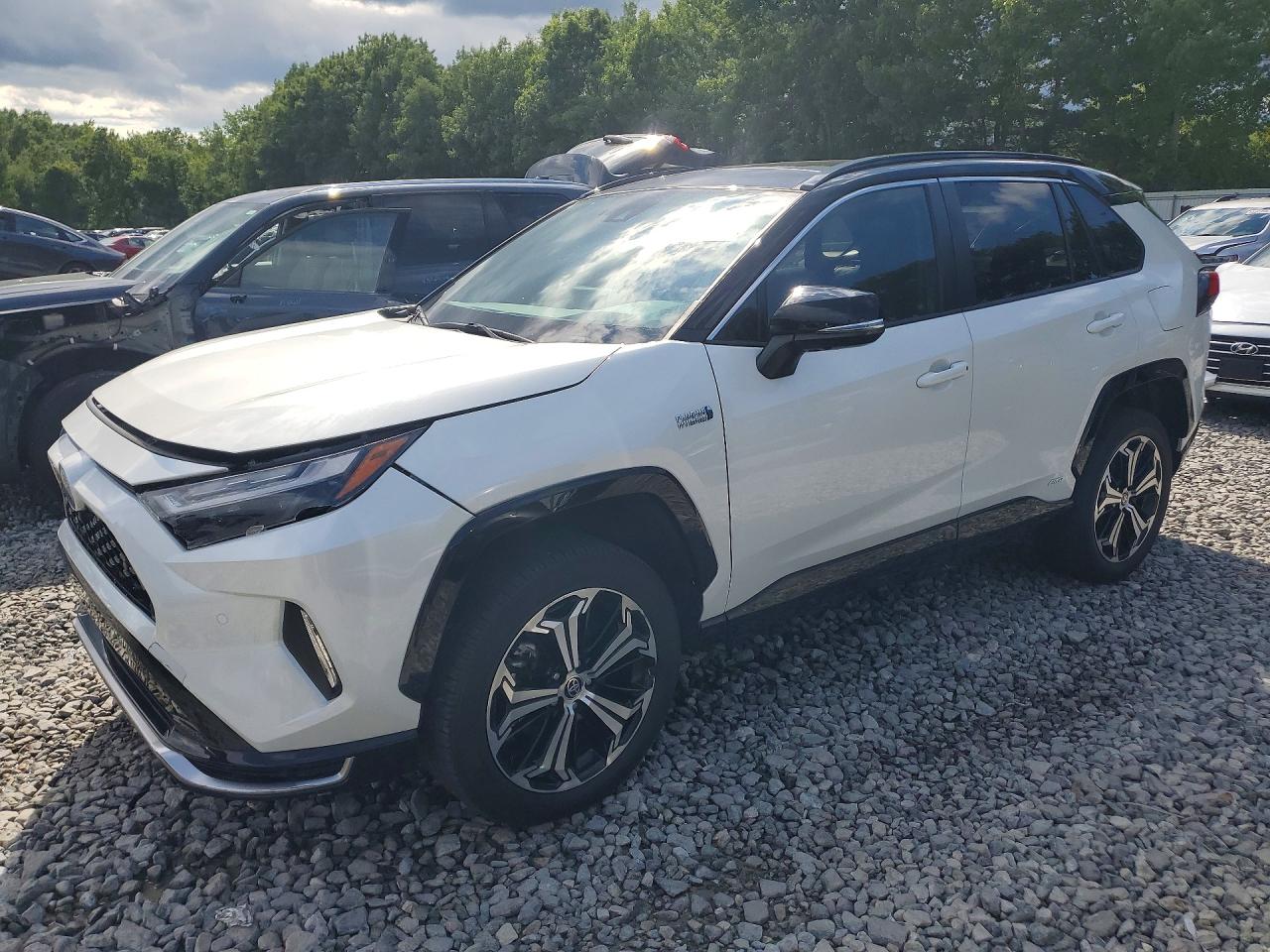 Photo of the 2021 TOYOTA RAV4 PRIME XSE