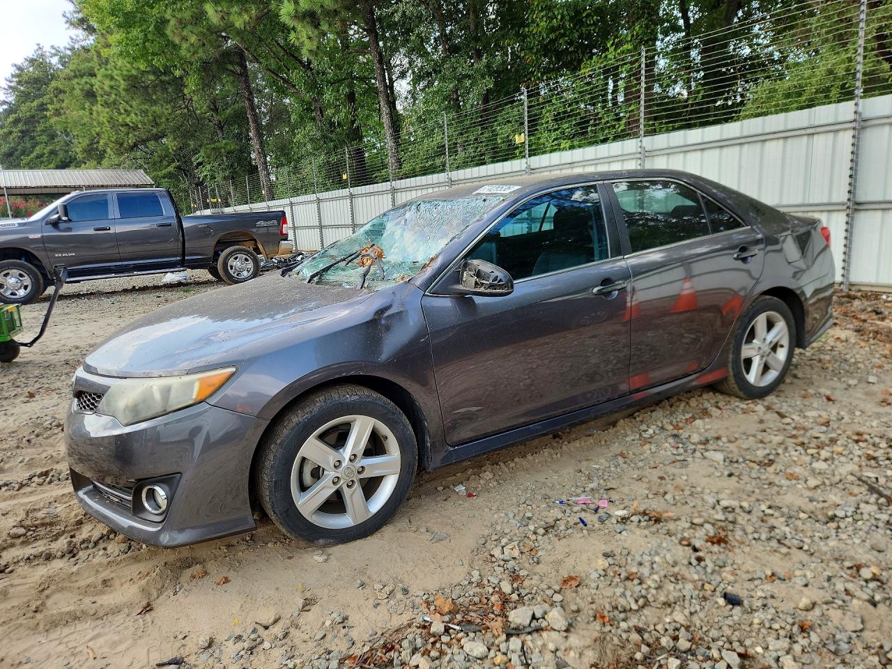 Photo of the 2013 TOYOTA CAMRY L
