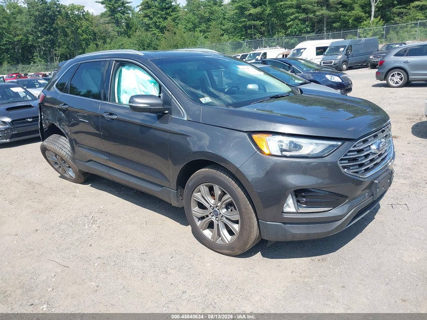 Photo of the 2019 FORD EDGE TITANIUM