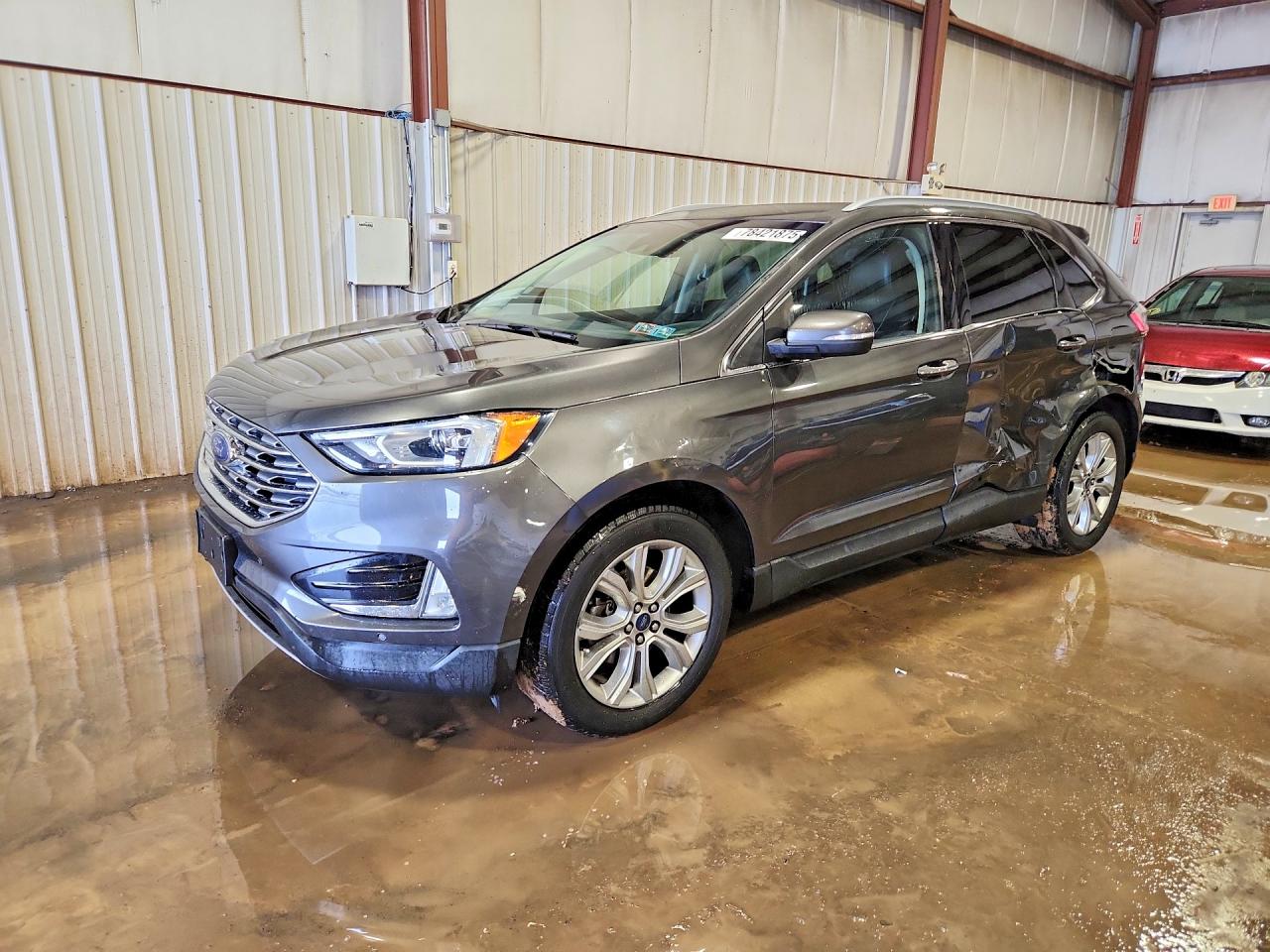 Photo of the 2020 FORD EDGE TITANIUM