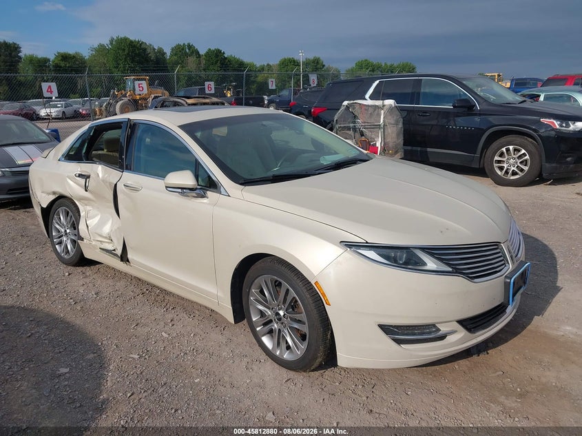 Photo of the 2015 LINCOLN MKZ