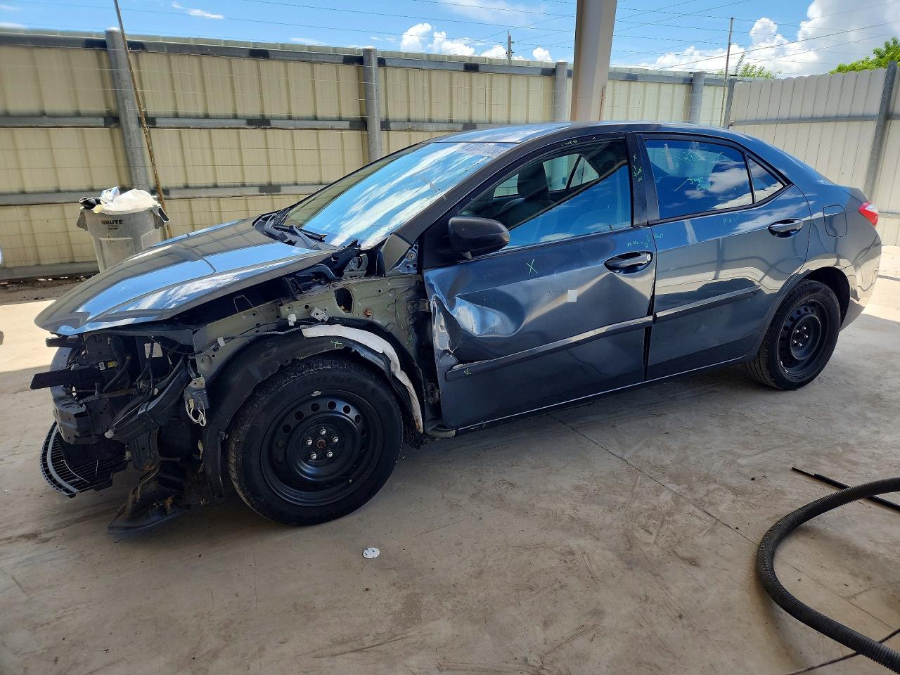 Photo of the 2015 TOYOTA COROLLA LE