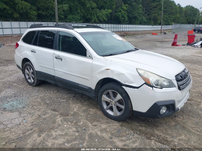 Photo of the 2014 SUBARU OUTBACK 3.6R LIMITED