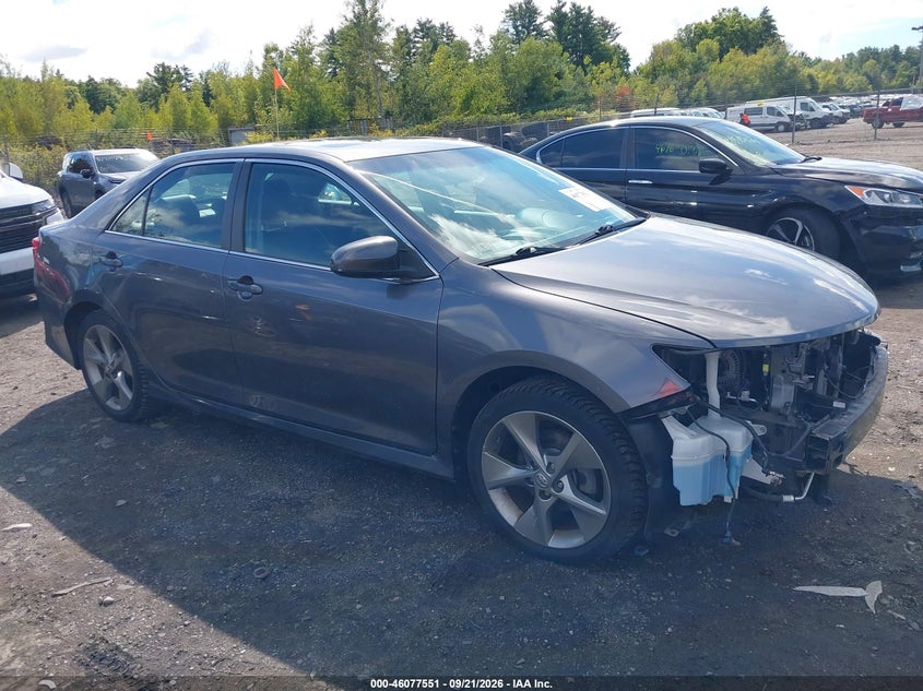 Photo of the 2014 TOYOTA CAMRY SE SPORT