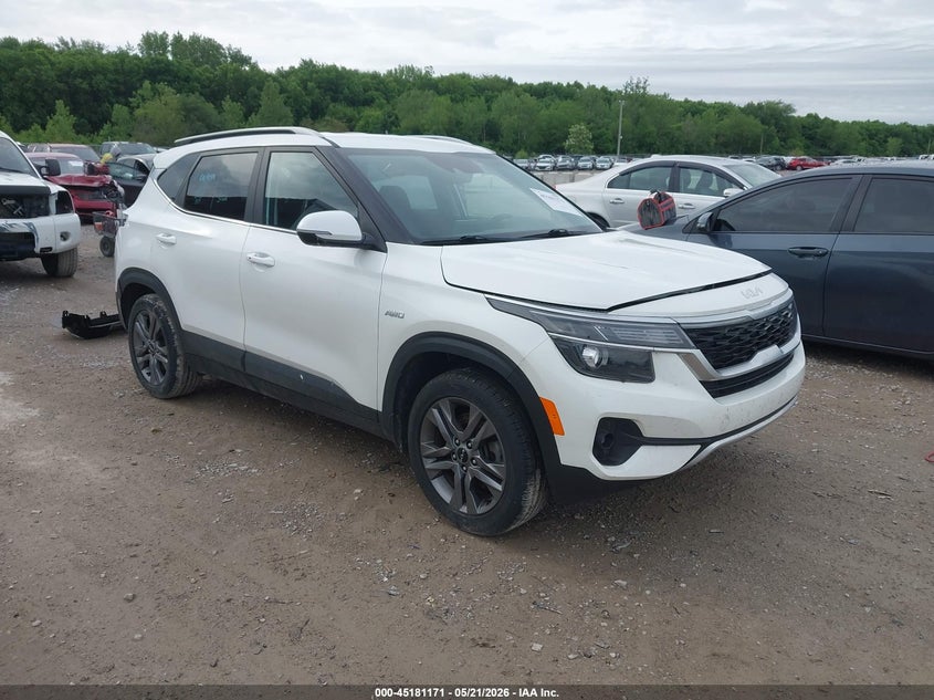 Photo of the 2023 KIA SELTOS S