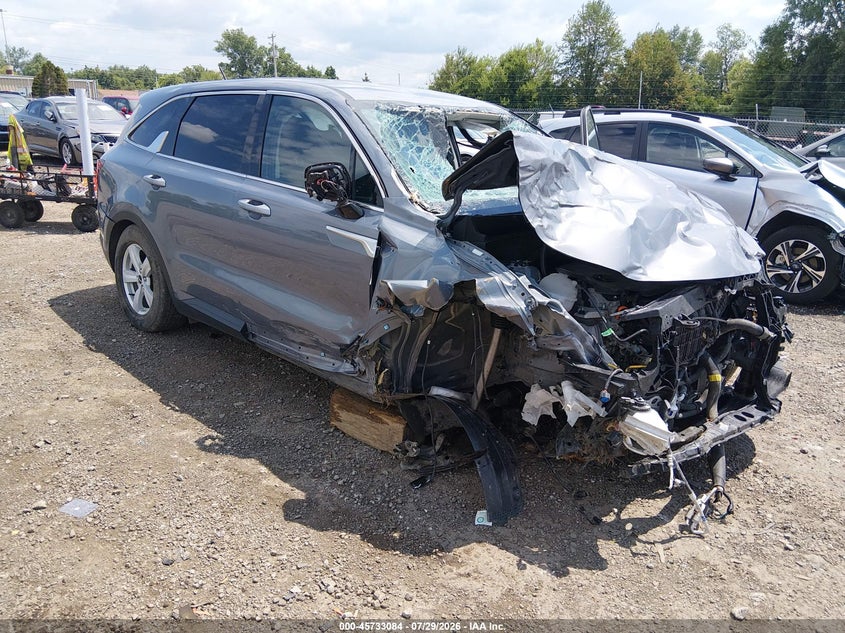 Photo of the 2023 KIA SORENTO LX