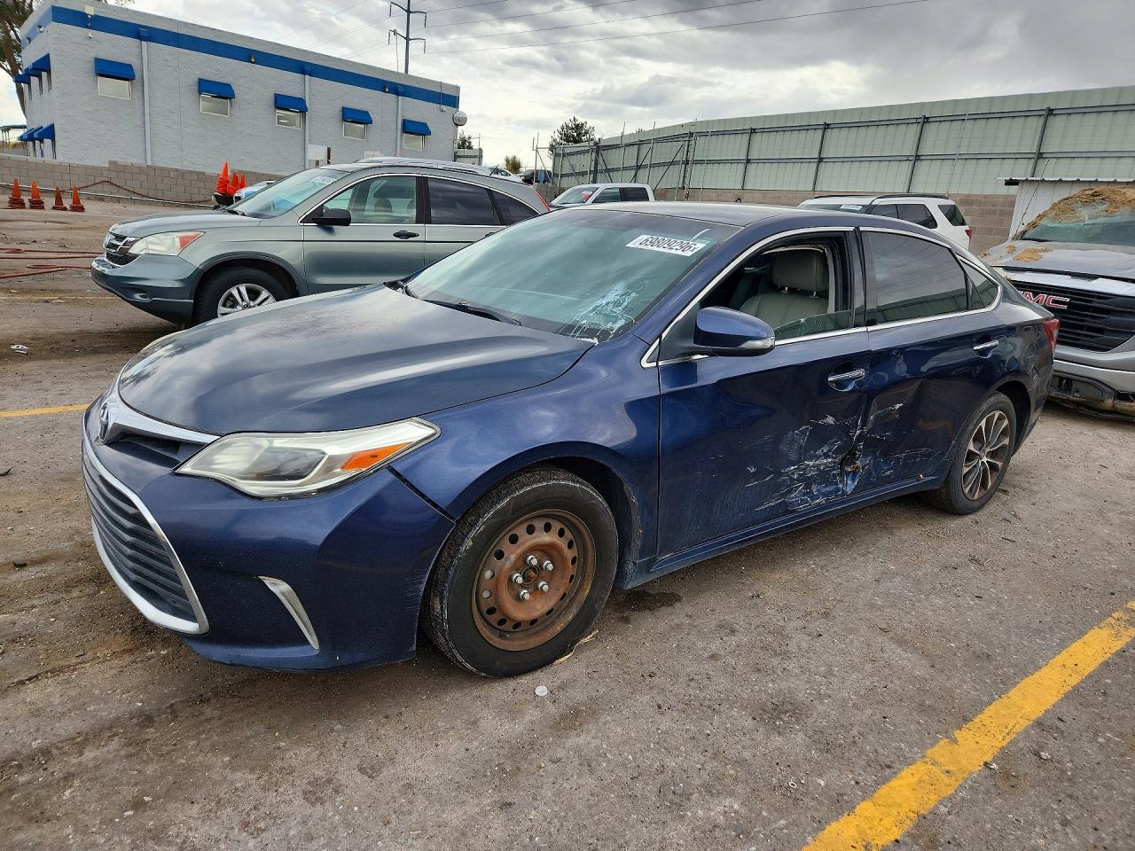 Photo of the 2016 TOYOTA AVALON XLE