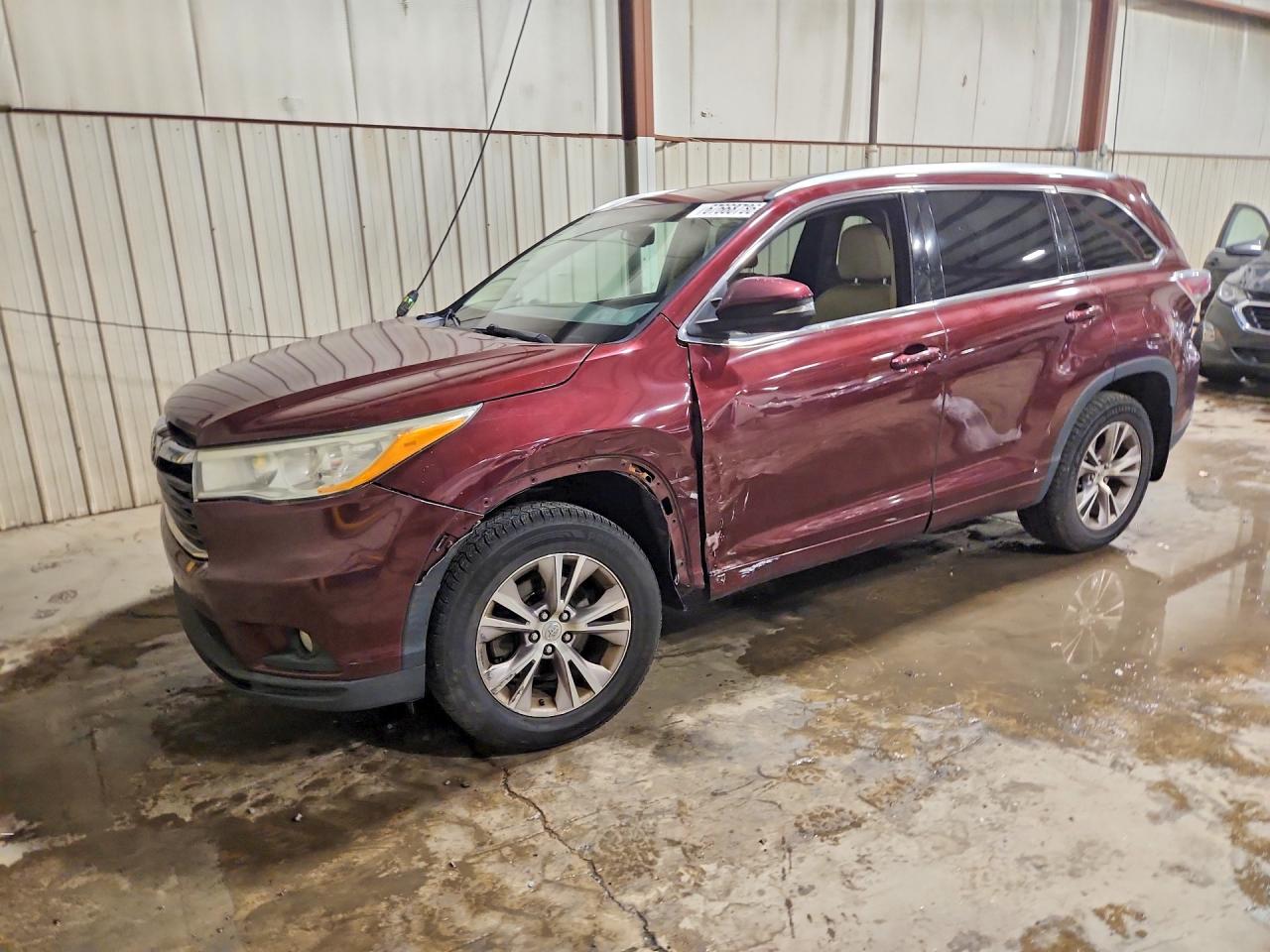 Photo of the 2014 TOYOTA HIGHLANDER