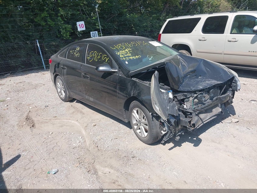 Photo of the 2017 HYUNDAI SONATA SE