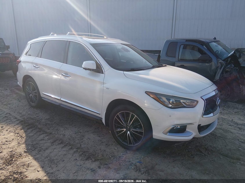 Photo of the 2016 INFINITI QX60