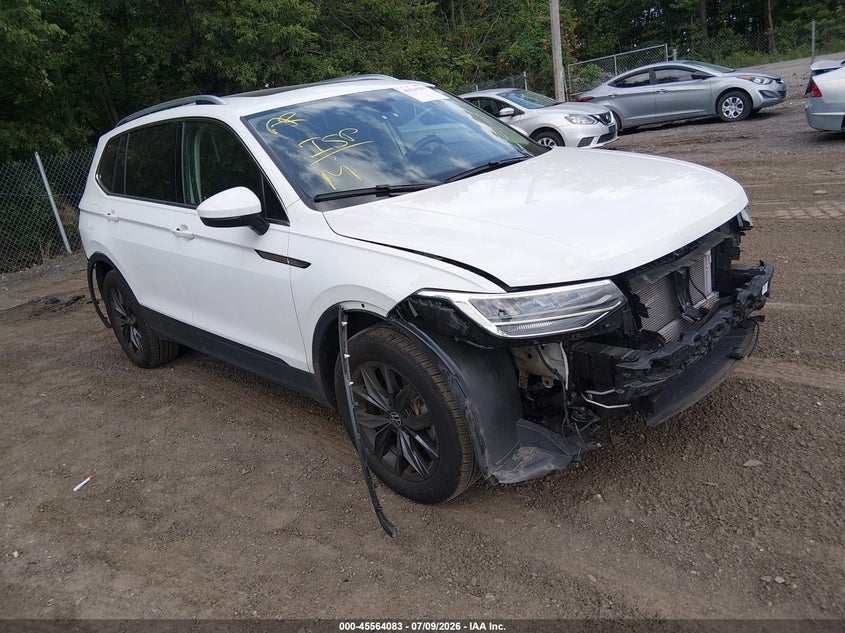 Photo of the 2024 VOLKSWAGEN TIGUAN 2.0T SE/2.0T WOLFSBURG EDITION