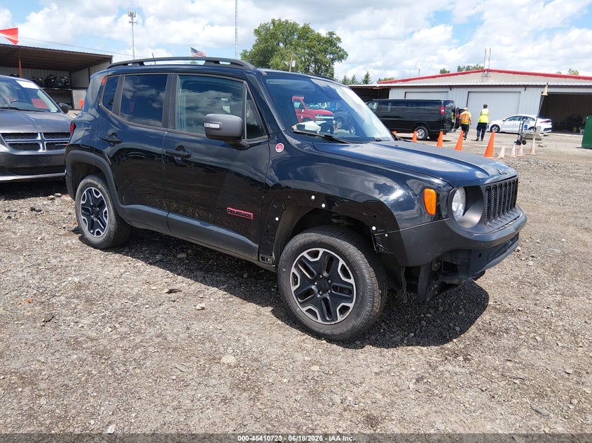 Photo of the 2017 JEEP RENEGADE TRAILHAWK 4X4