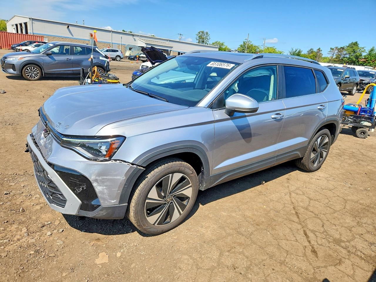 Photo of the 2025 VOLKSWAGEN TAOS SE