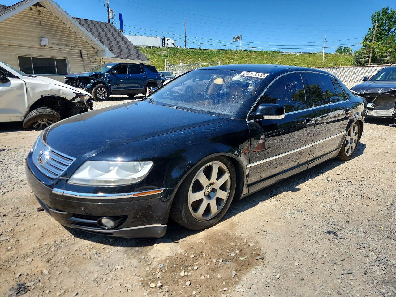 Photo of the 2004 VOLKSWAGEN PHAETON 6.0