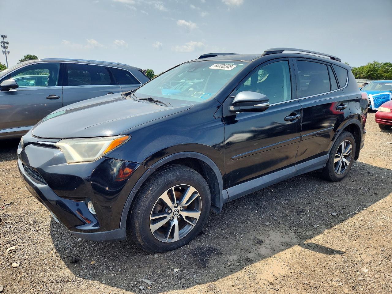 Photo of the 2017 TOYOTA RAV4 XLE