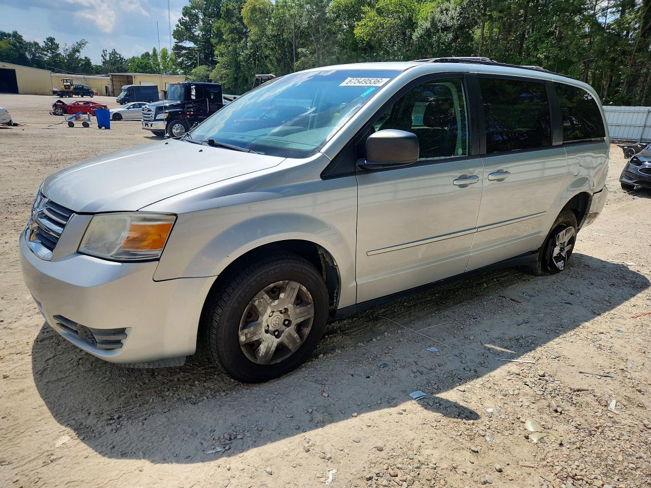 Photo of the 2010 DODGE GRAND CARAVAN SE