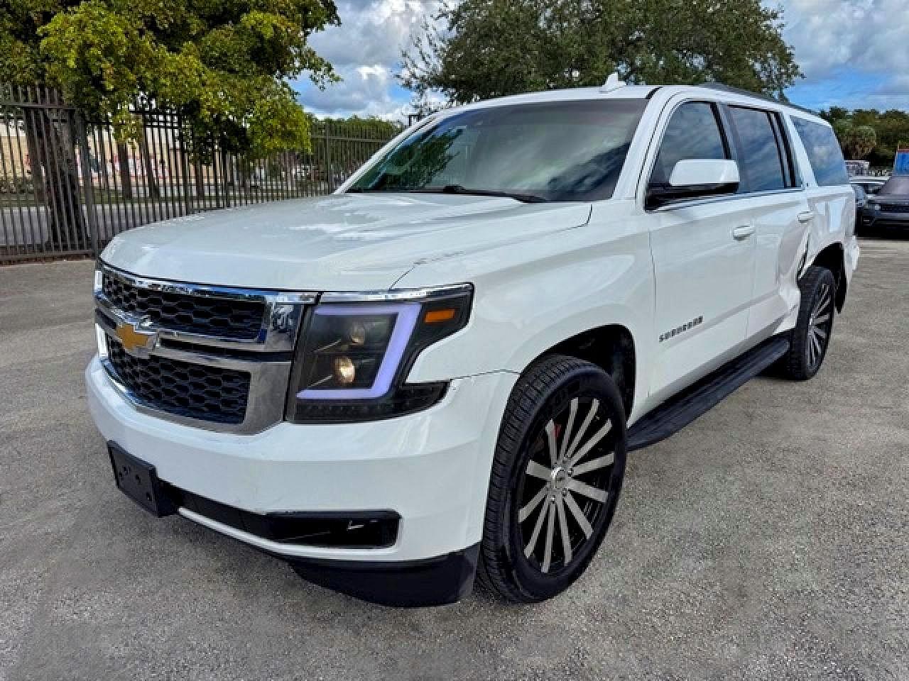 Photo of the 2015 CHEVROLET SUBURBAN C1500 LT