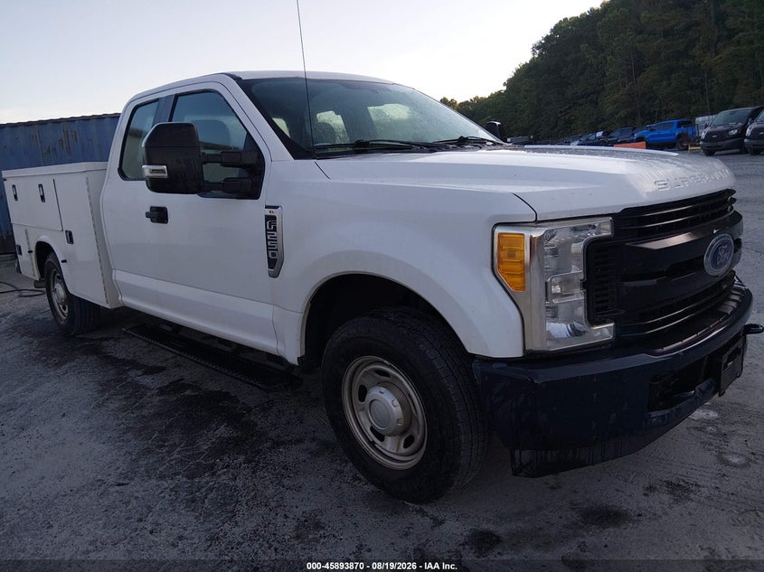 Photo of the 2017 FORD F-250 XL