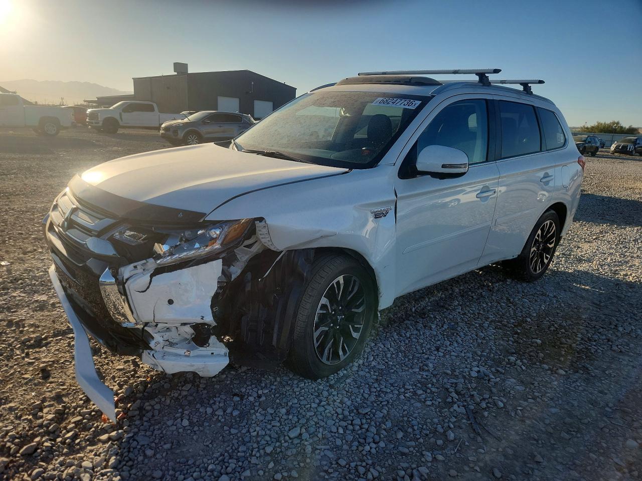 Photo of the 2018 MITSUBISHI OUTLANDER SE