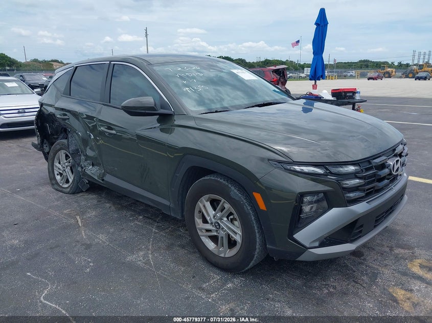 Photo of the 2026 HYUNDAI TUCSON SE
