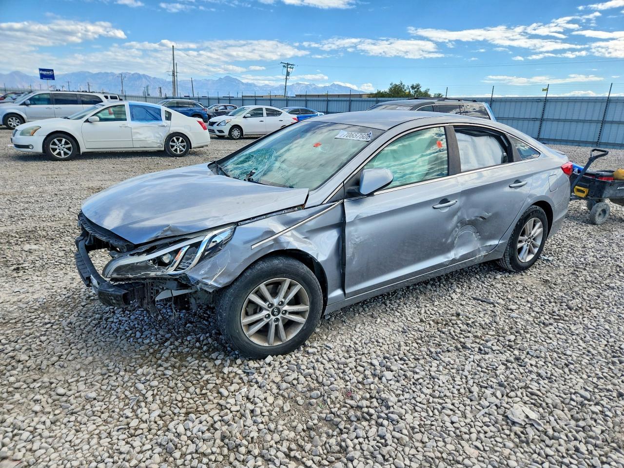 Photo of the 2015 HYUNDAI SONATA SE