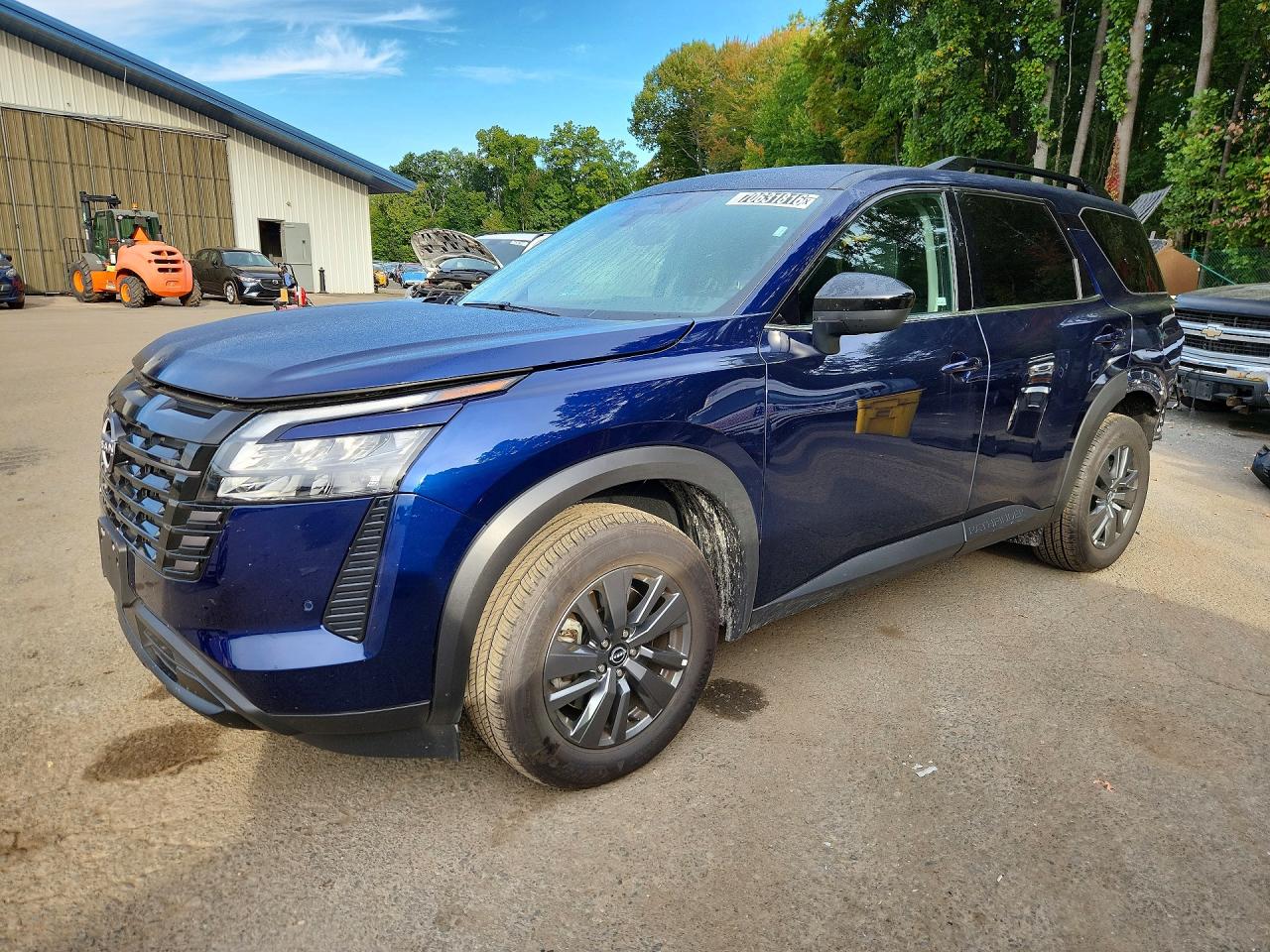 Photo of the 2026 NISSAN PATHFINDER SV