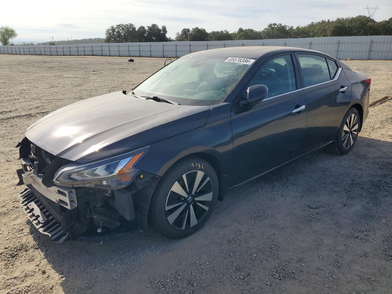 Photo of the 2022 NISSAN ALTIMA SV