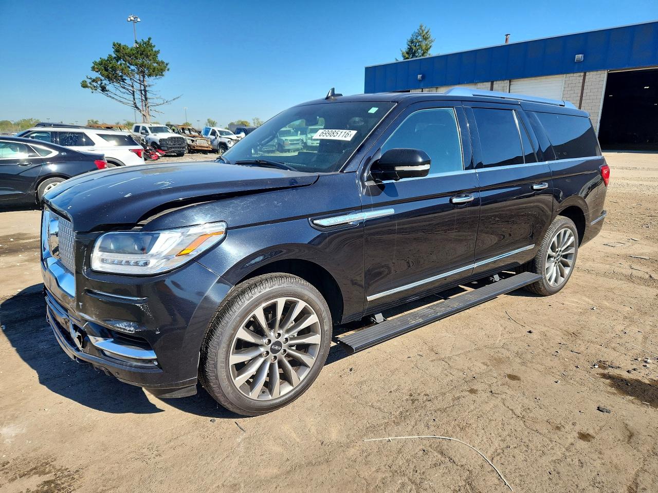 Photo of the 2019 LINCOLN NAVIGATOR L SELECT