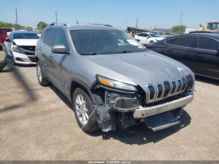 Photo of the 2016 JEEP CHEROKEE LATITUDE