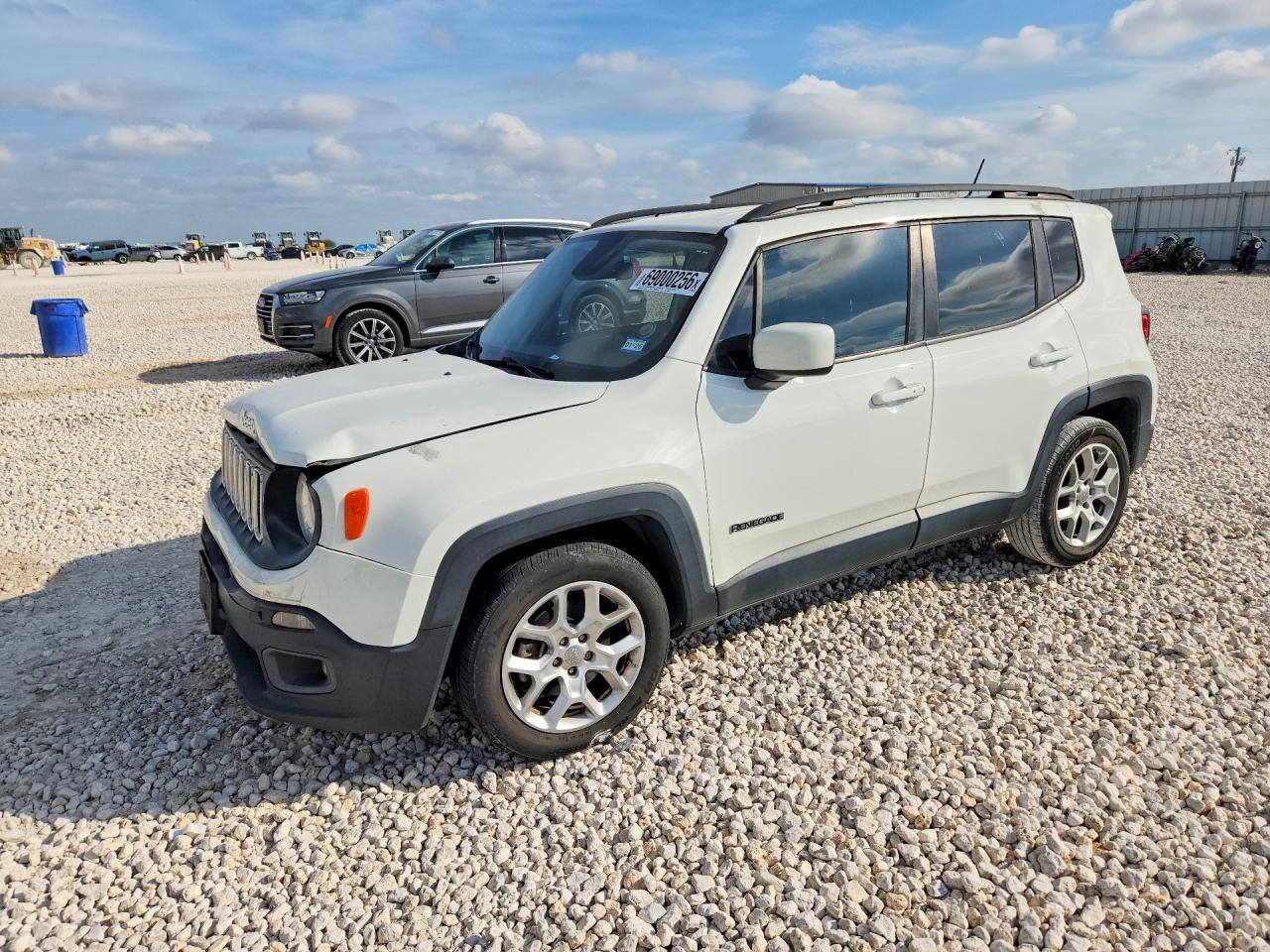 Photo of the 2016 JEEP RENEGADE LATITUDE