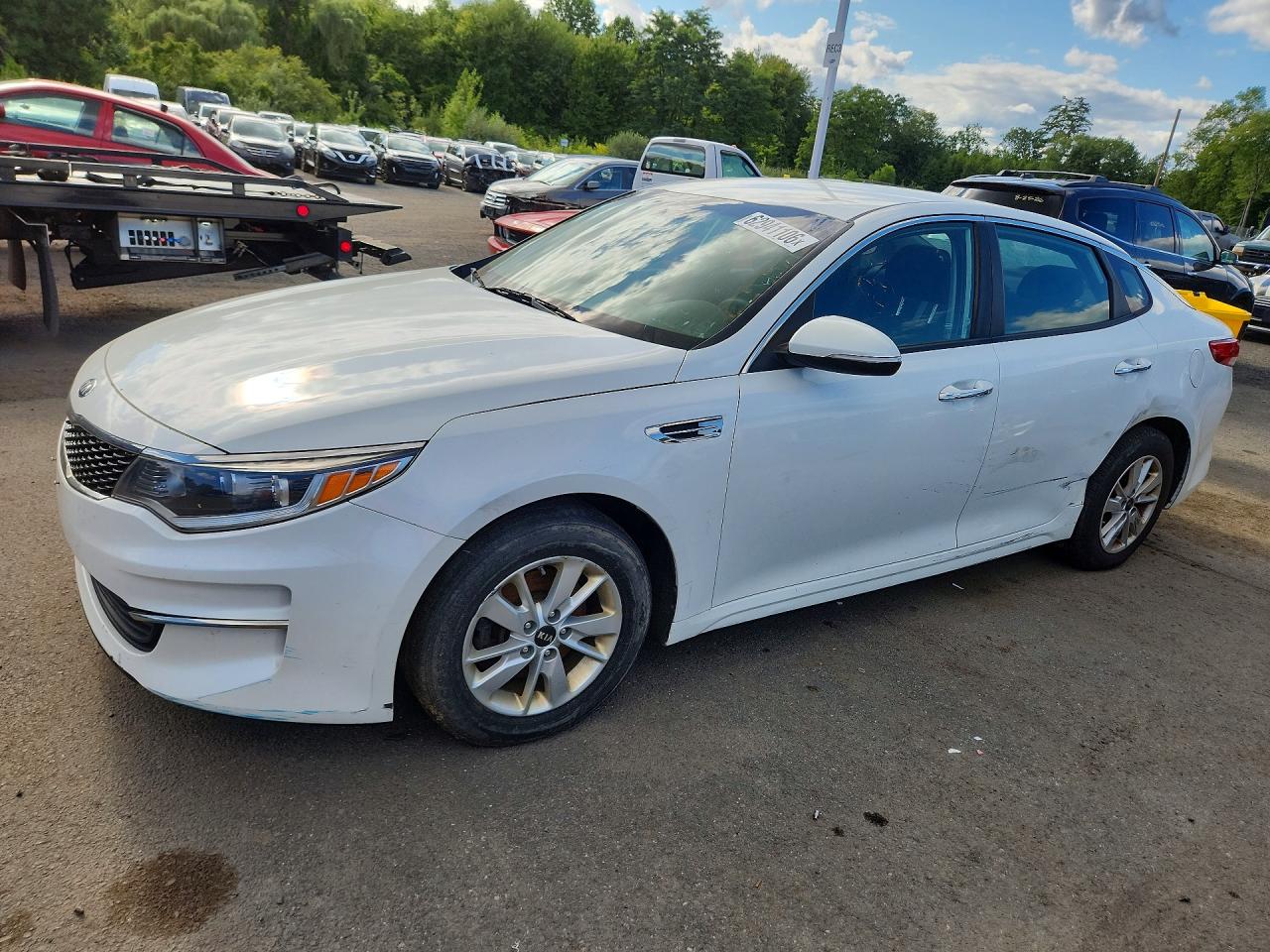Photo of the 2016 KIA OPTIMA LX