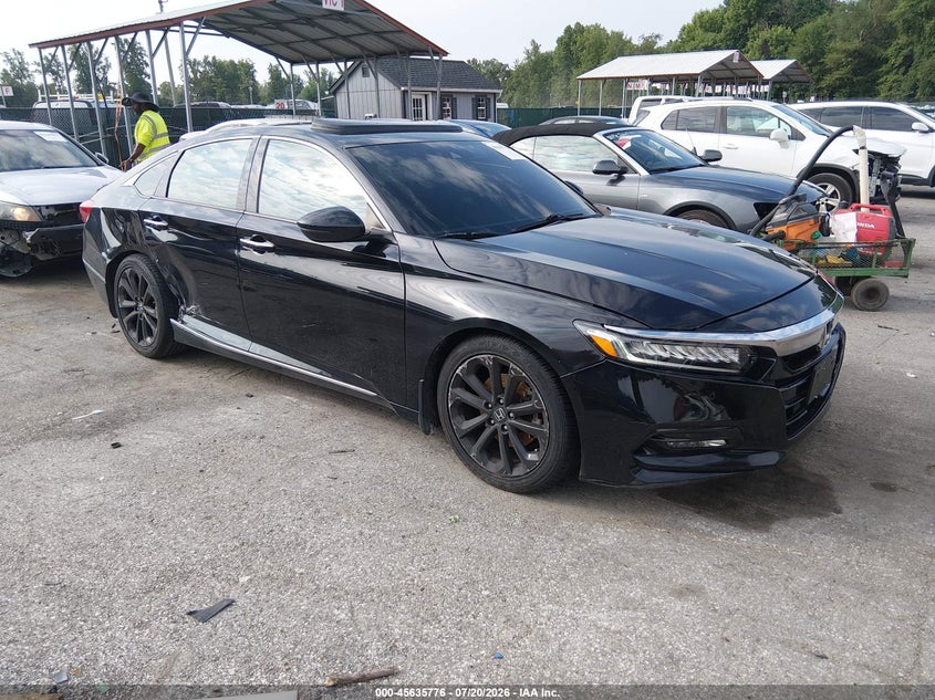 Photo of the 2018 HONDA ACCORD TOURING