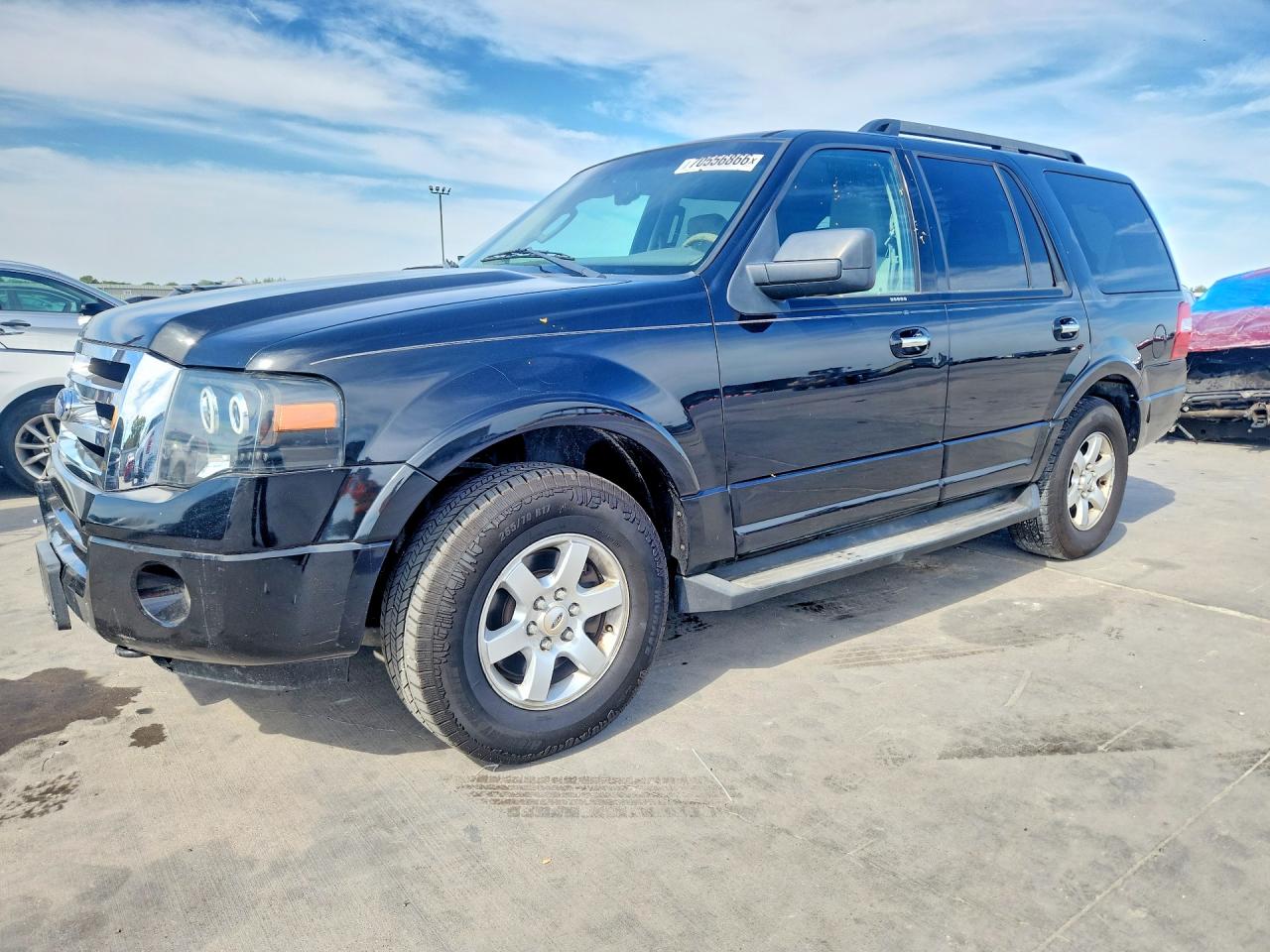 Photo of the 2010 FORD EXPEDITION XLT