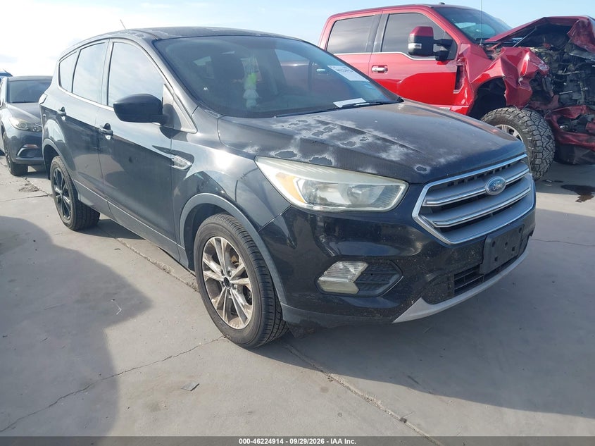 Photo of the 2017 FORD ESCAPE SE