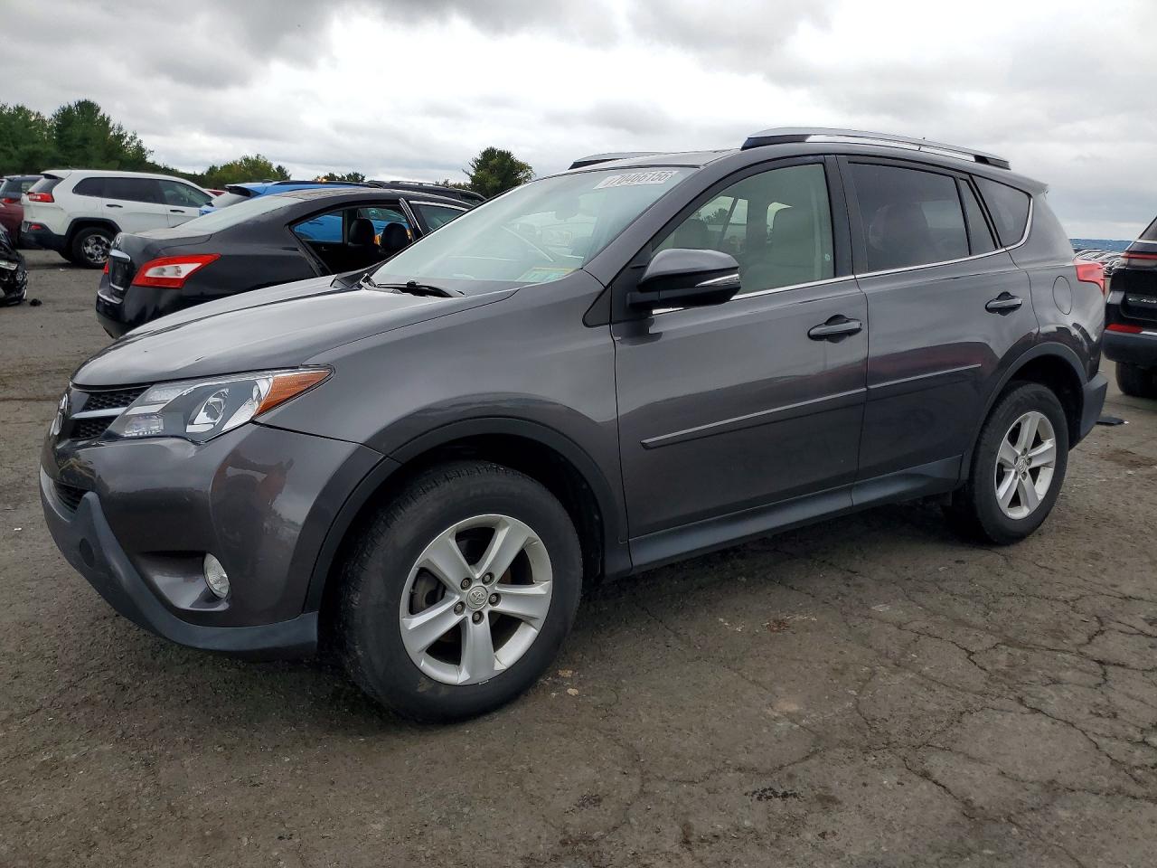 Photo of the 2014 TOYOTA RAV4 XLE