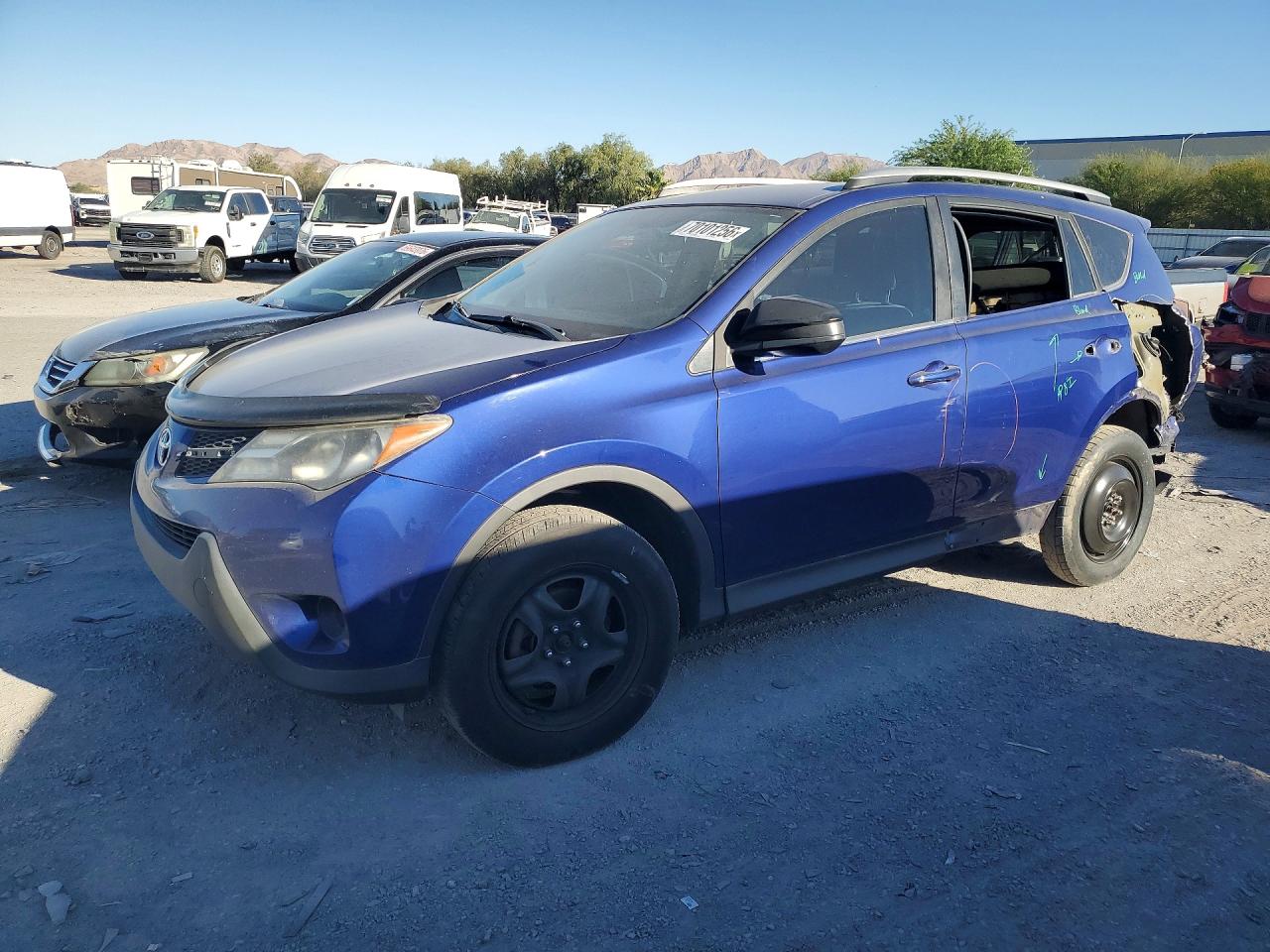 Photo of the 2015 TOYOTA RAV4 LE
