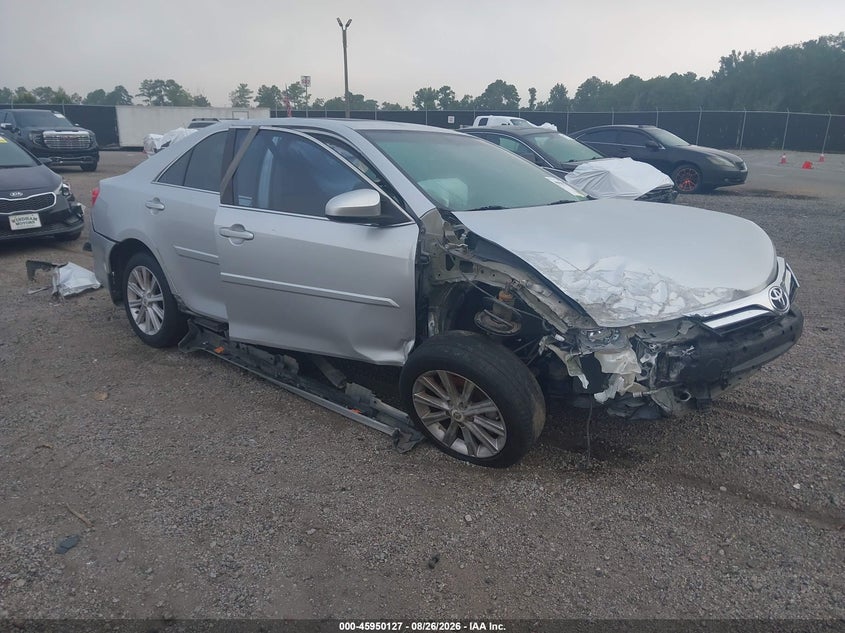 Photo of the 2014 TOYOTA CAMRY XLE
