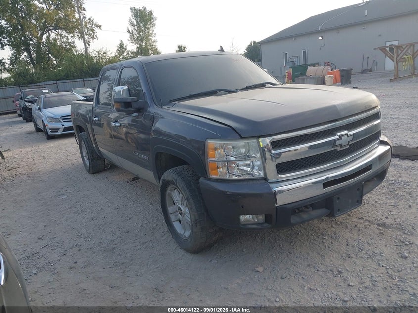 Photo of the 2011 CHEVROLET SILVERADO 1500 LT