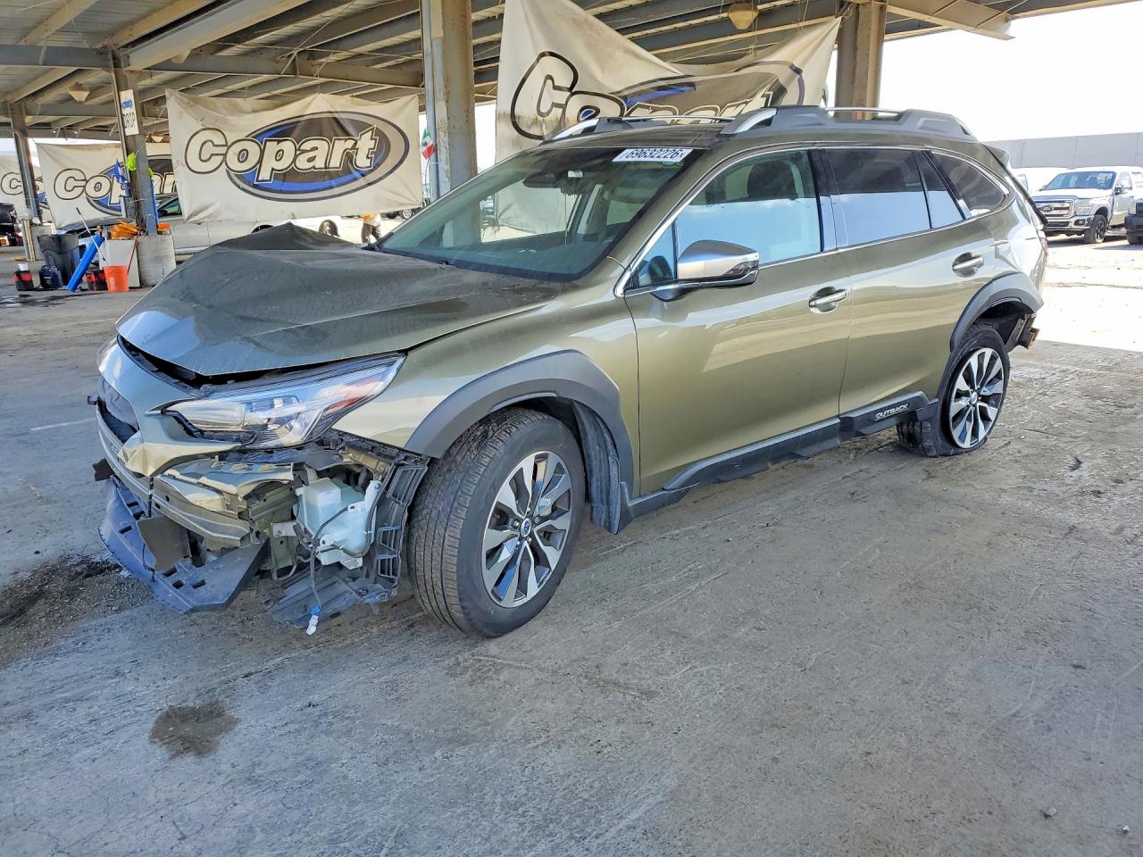 Photo of the 2023 SUBARU OUTBACK TOURING