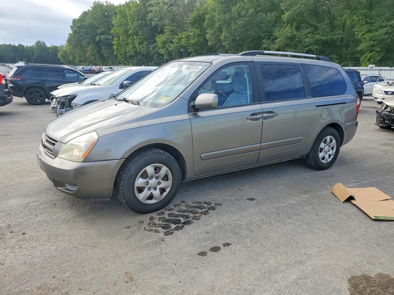 Photo of the 2010 KIA SEDONA LX