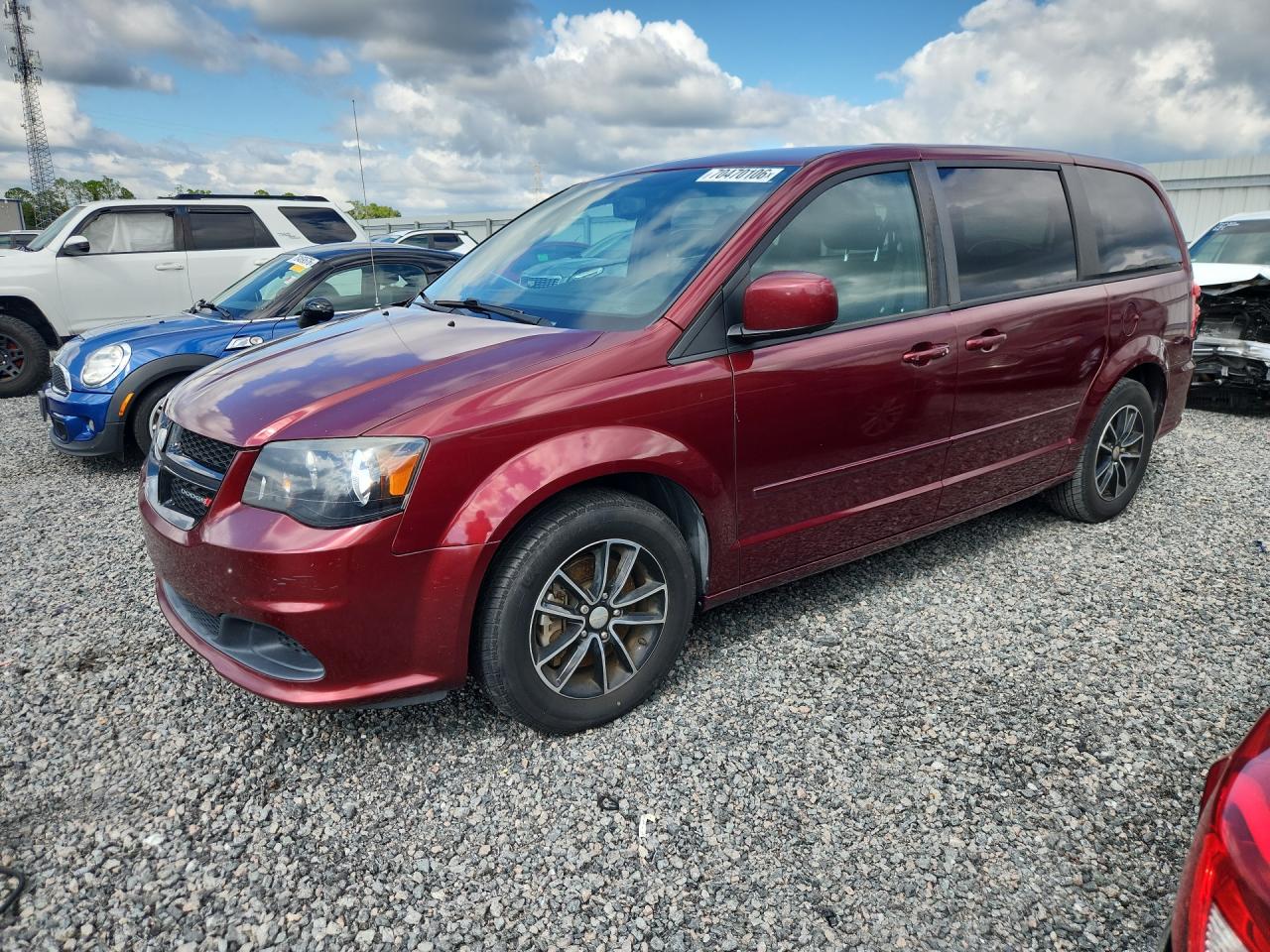 Photo of the 2017 DODGE GRAND CARAVAN SE