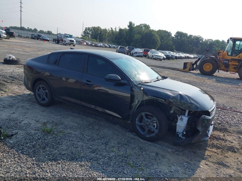 Photo of the 2026 KIA K4 LXS